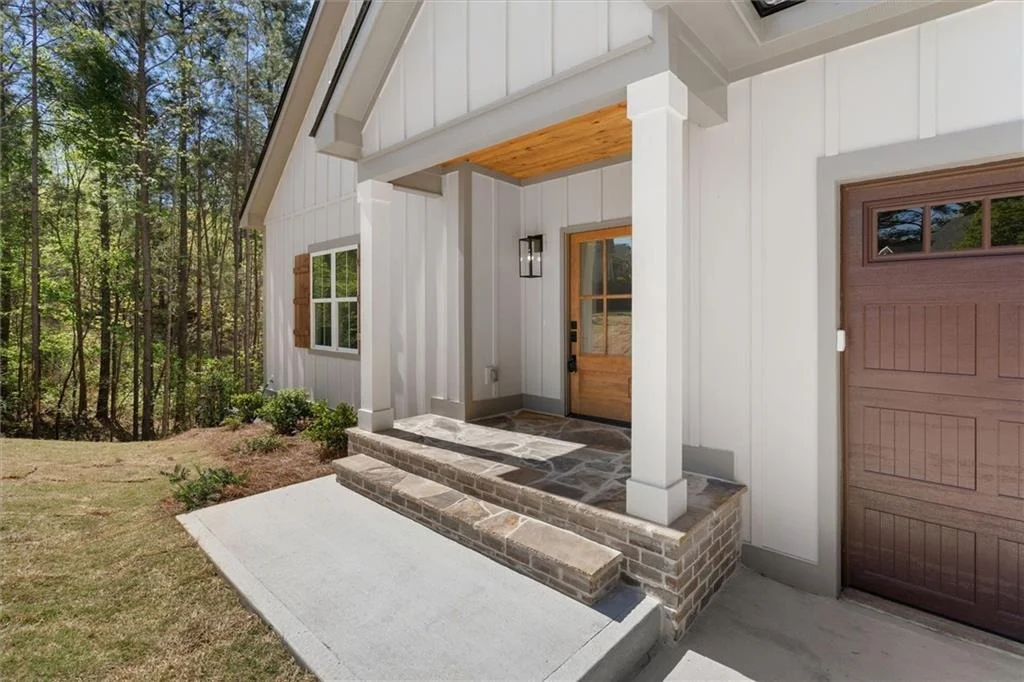 Photo of 327 Crest Pointe S