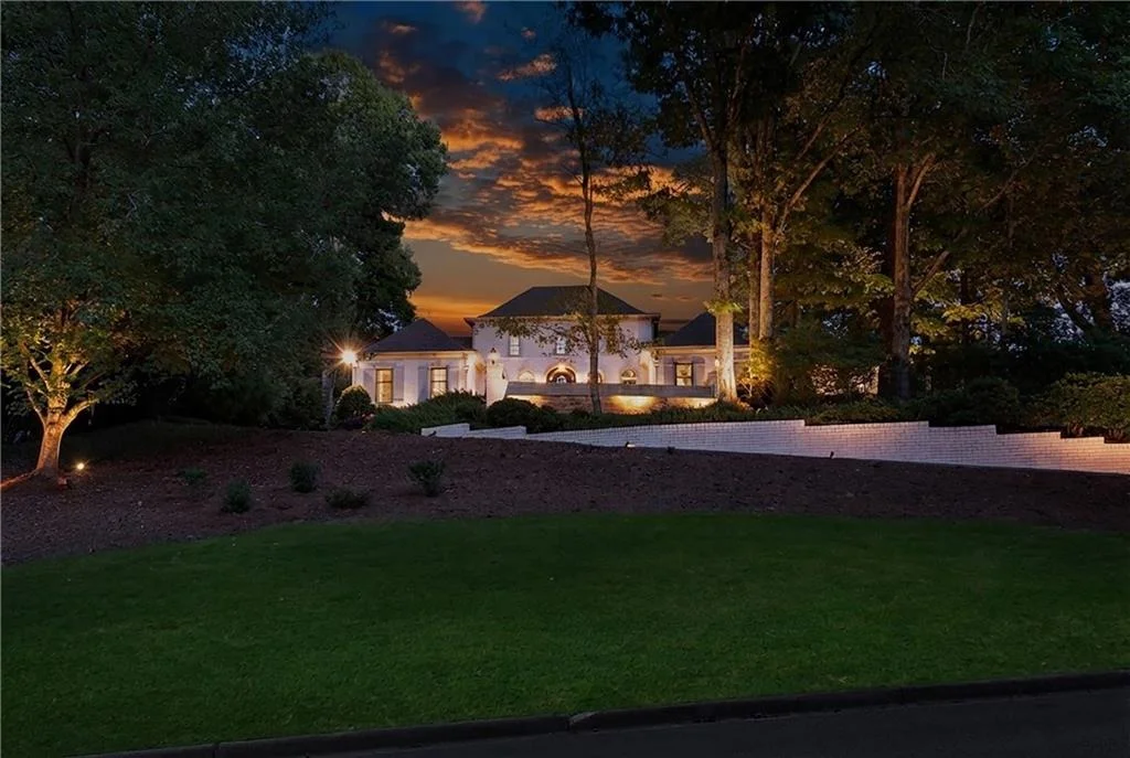Photo of 9190 Huntcliff Trace