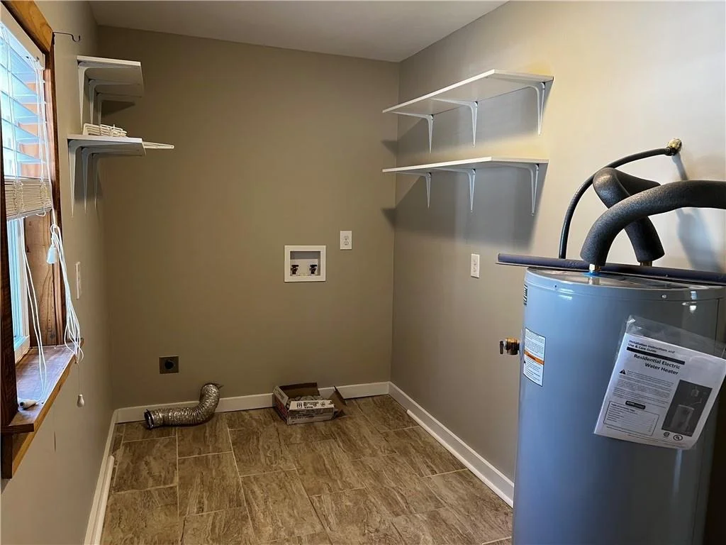 Photo of 1654 Artesian Well Road NW