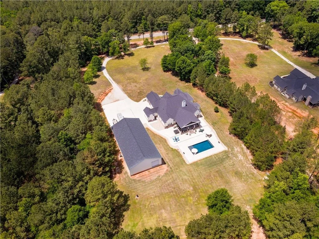 Photo of 5888 Cobbham Road