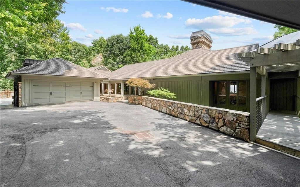 Photo of 202 Sanderlin Mountain Drive N