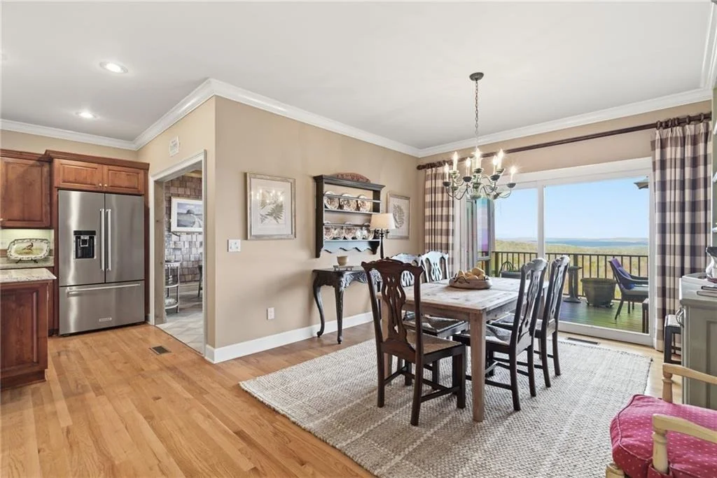 Photo of 739 Summit Drive E