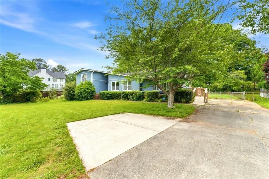 Photo of 4078 Floyd Road