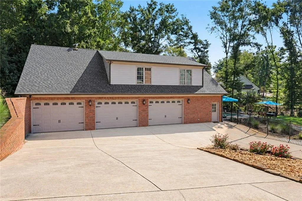 Photo of 116 River Bend Dr