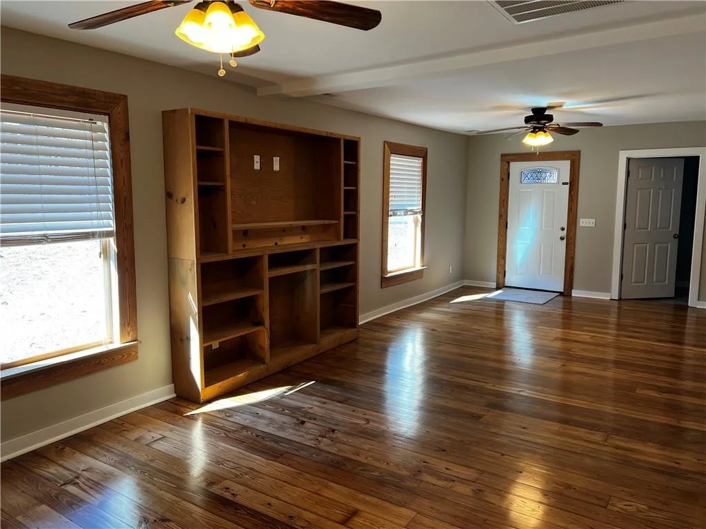 Photo of 1654 Artesian Well Road NW