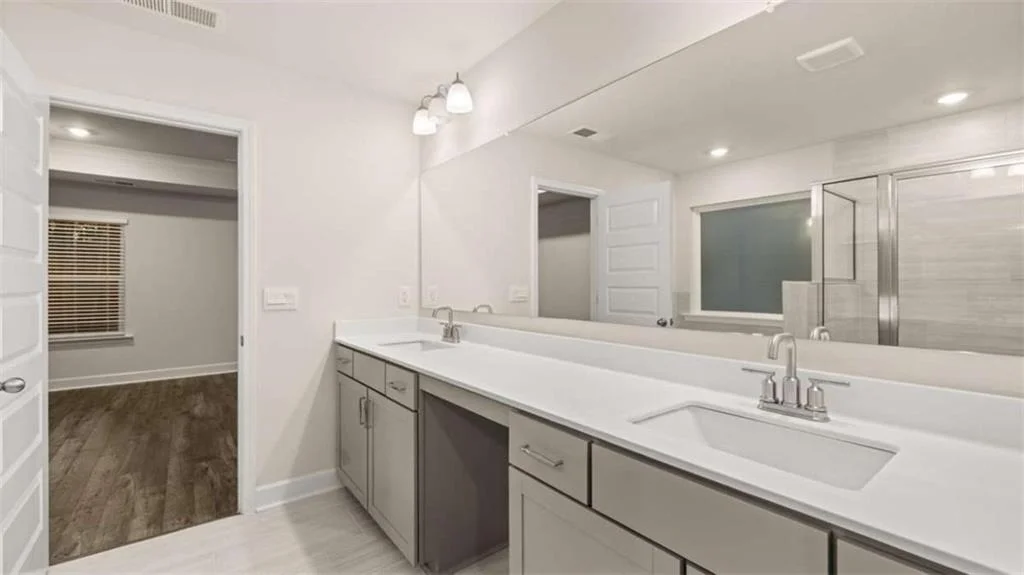 Photo of 490 Beachview Road