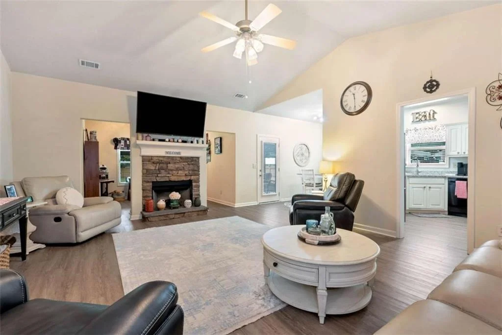 Photo of 1424 Silvergate Way