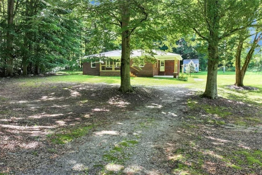 Photo of 4188 Commerce Road