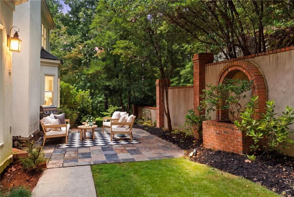 Photo of 2134 River Cliff Drive
