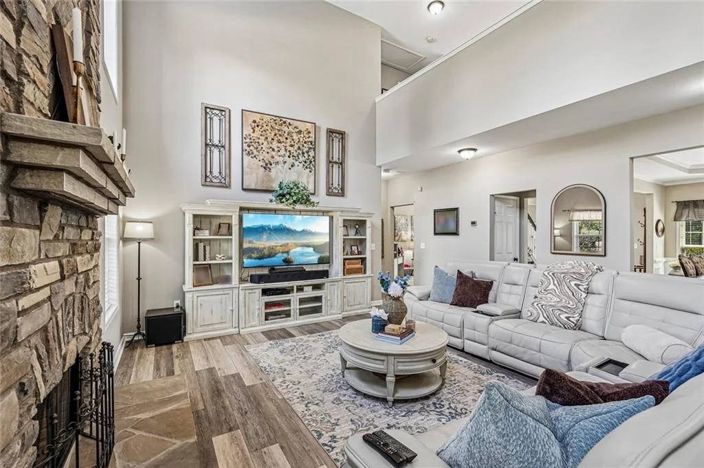 Photo of 337 Meadowcrest Circle