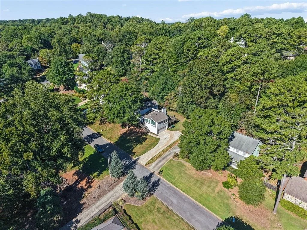Photo of 587 Farmbrook Trail NE