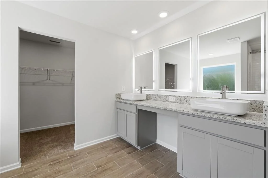 Photo of 398 RIVER WALK FARM Parkway