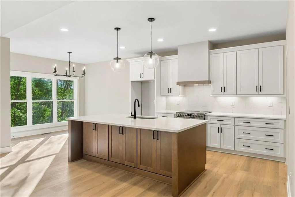 Photo of 595 Wake Robin Drive