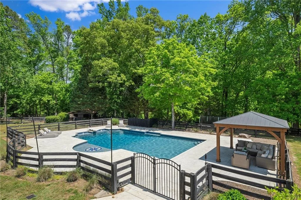 Photo of 16035 Westbrook Road