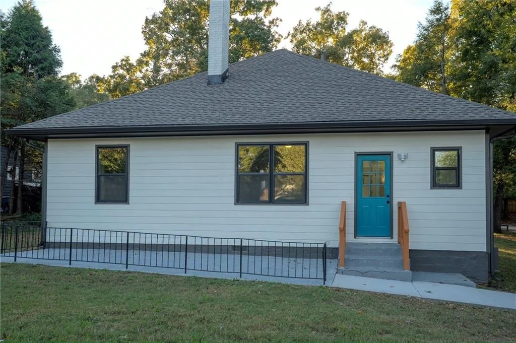 Photo of 210 5th Avenue