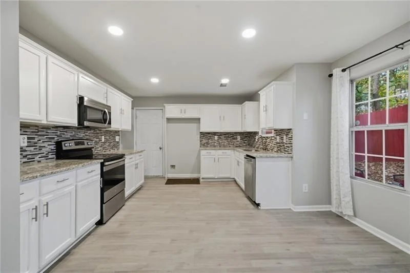 Photo of 3301 Pine Grove Circle SE