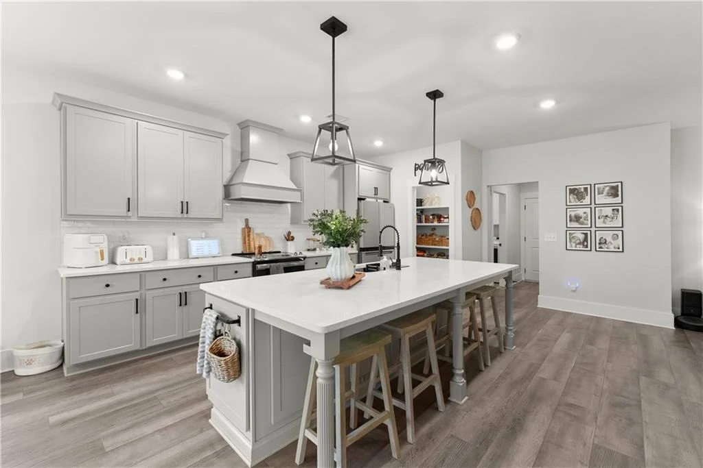 Photo of 5700 Meadow View Drive