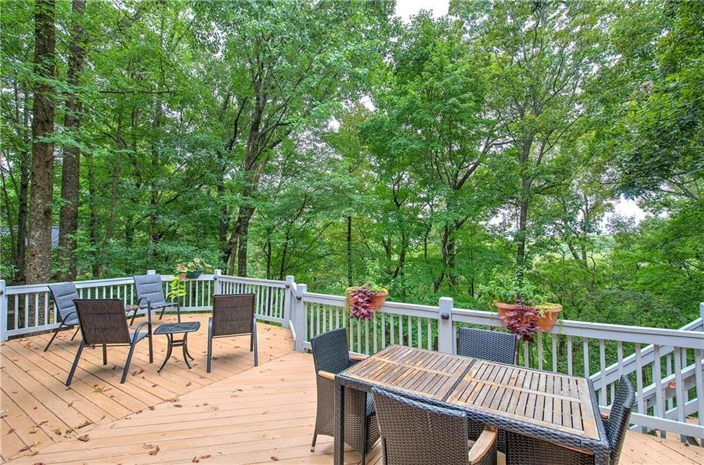 Photo of 225 Grandview Trail