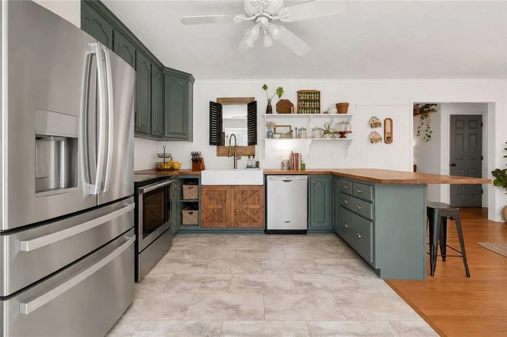 Photo of 2182 Leguin Mill Road