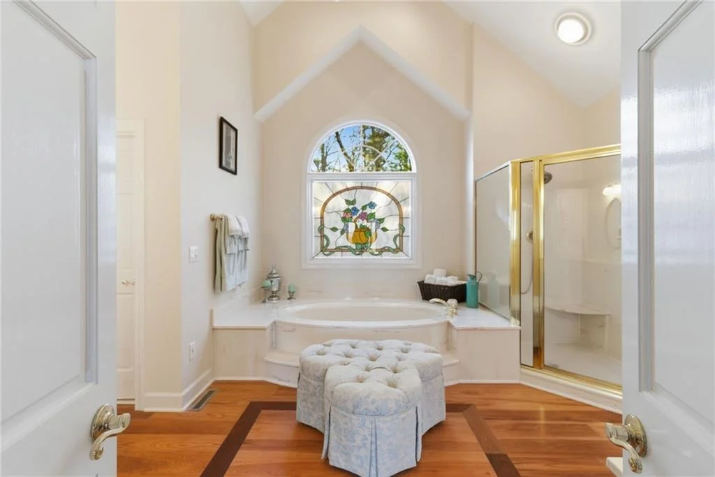 Photo of 739 Summit Drive E