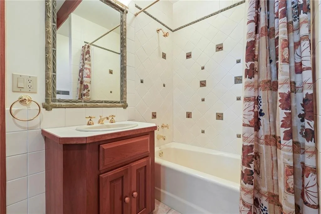 Photo of 202 Sanderlin Mountain Drive N