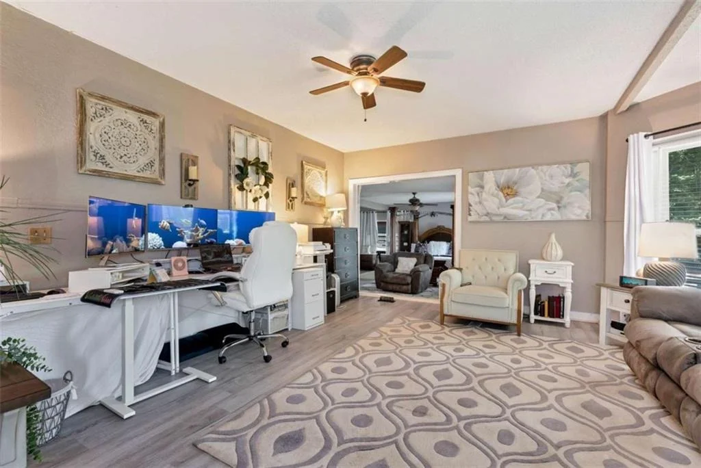 Photo of 425 Greenleaf Drive