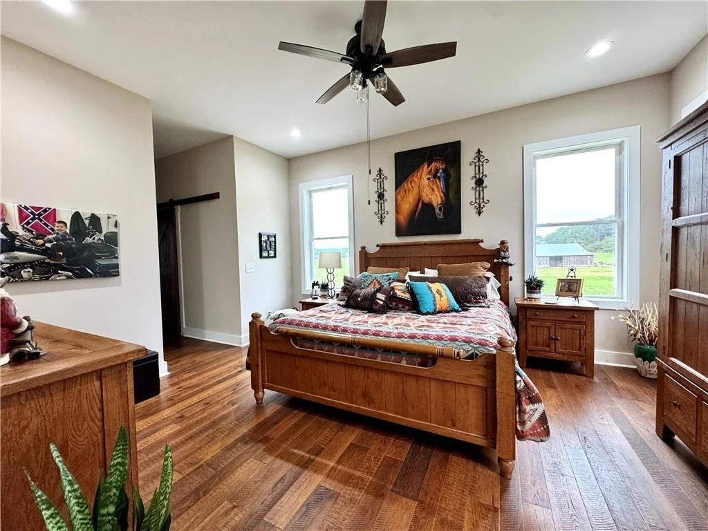 Photo of 250 Hook Road NE