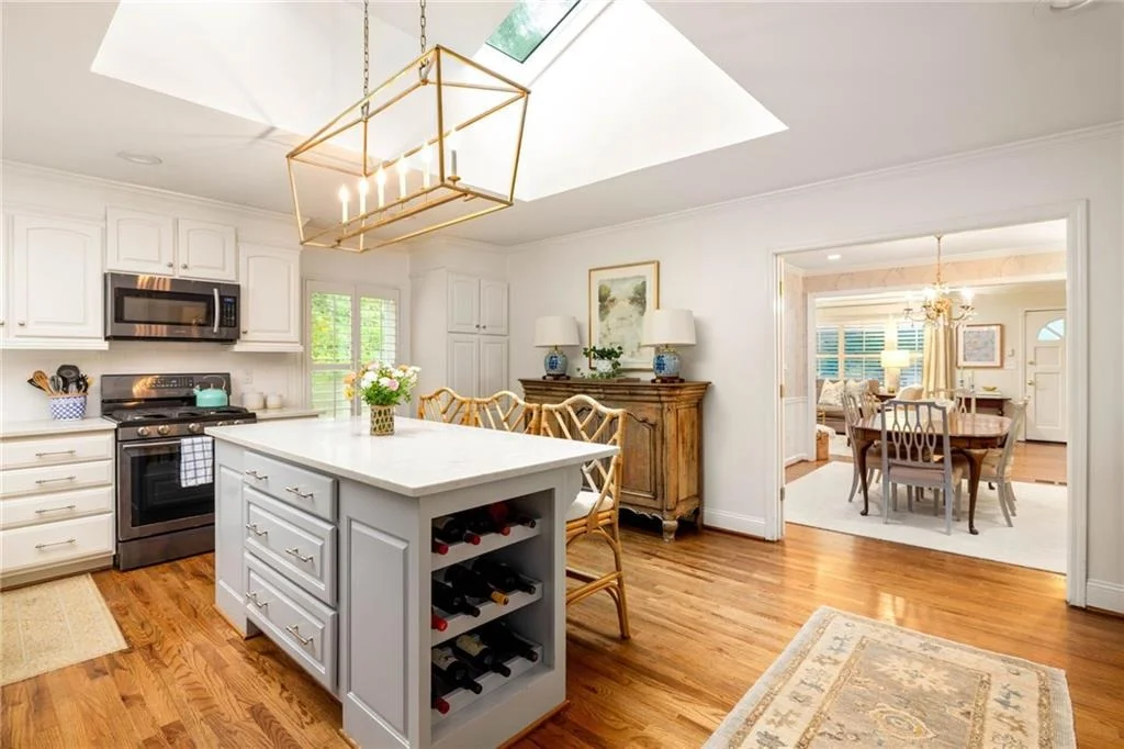 Photo of 296 Eureka Drive NE