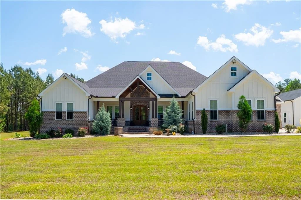 Photo of 5888 Cobbham Road