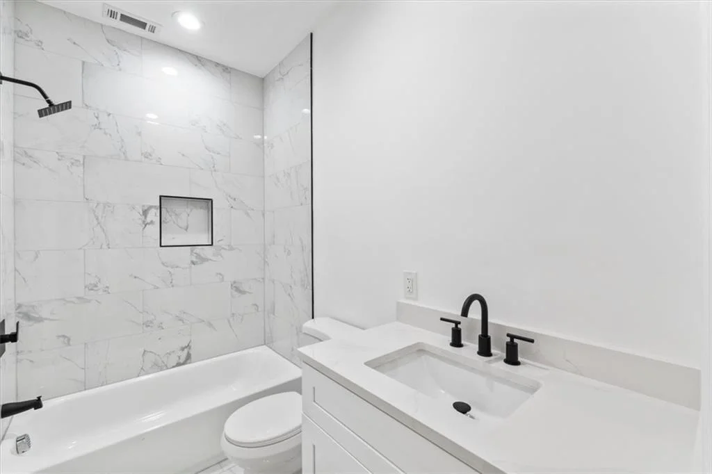 Photo of 6885 Silver Maple Trail