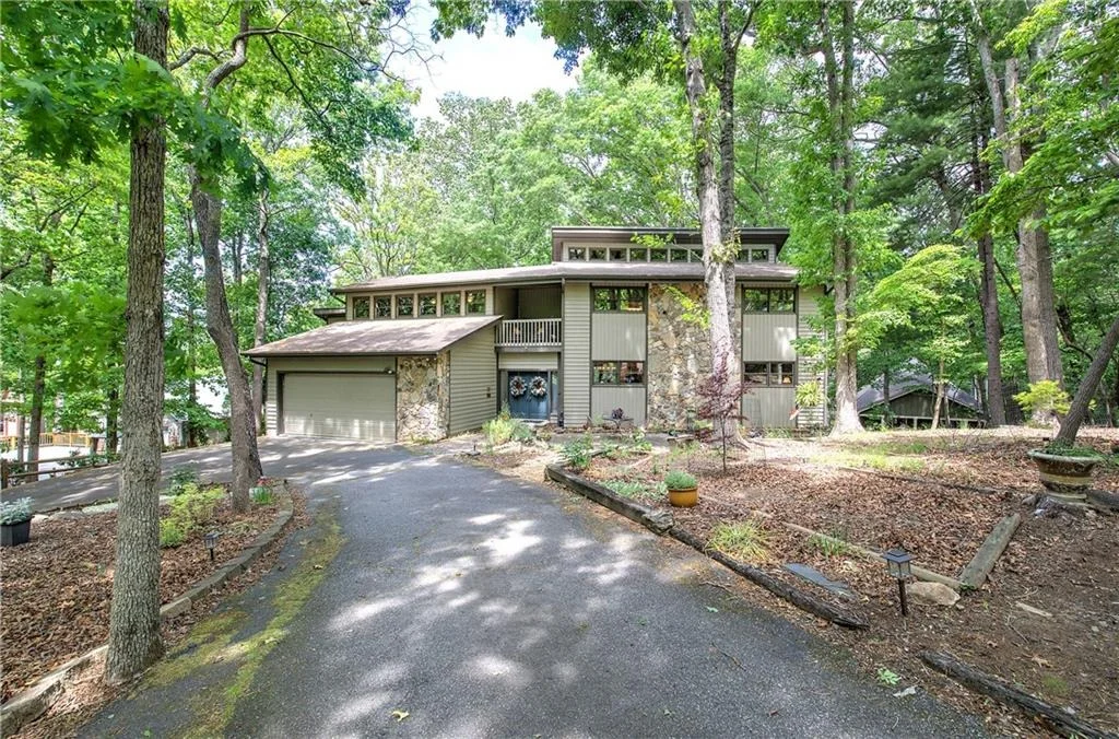 Photo of 12 Tamarack Point