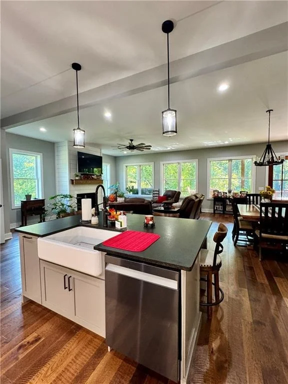 Photo of 250 Hook Road NE