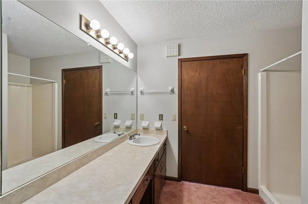 Photo of 16055 Thompson Road