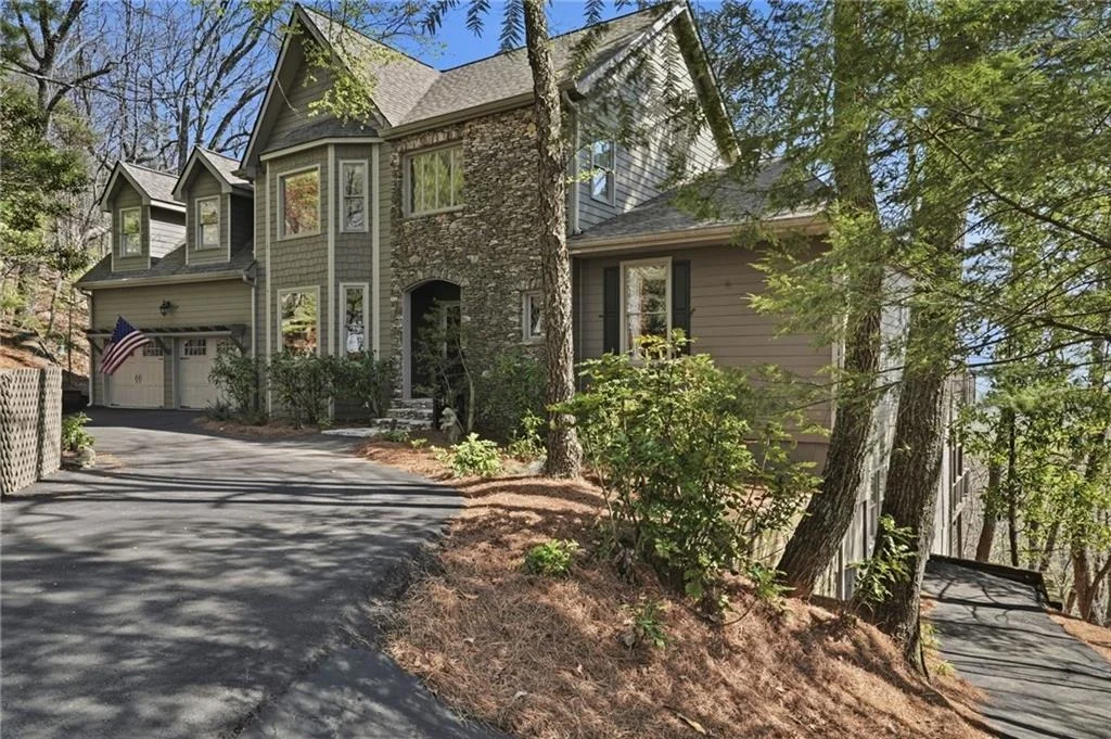 Photo of 1021 Falcon Heights