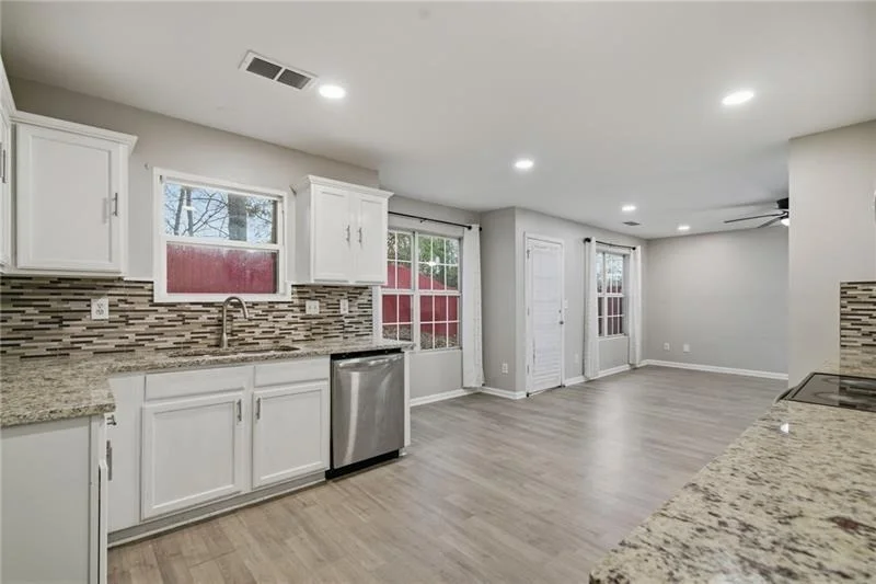 Photo of 3301 Pine Grove Circle SE