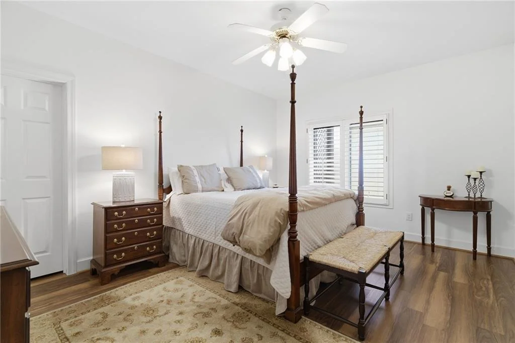 Photo of 739 Summit Drive E