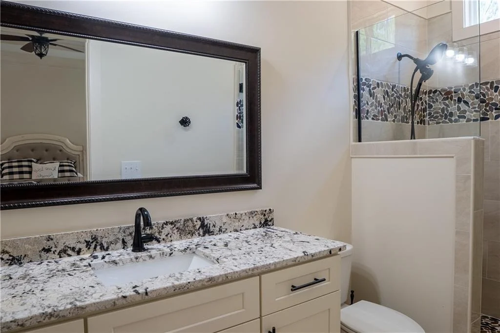 Photo of 5888 Cobbham Road