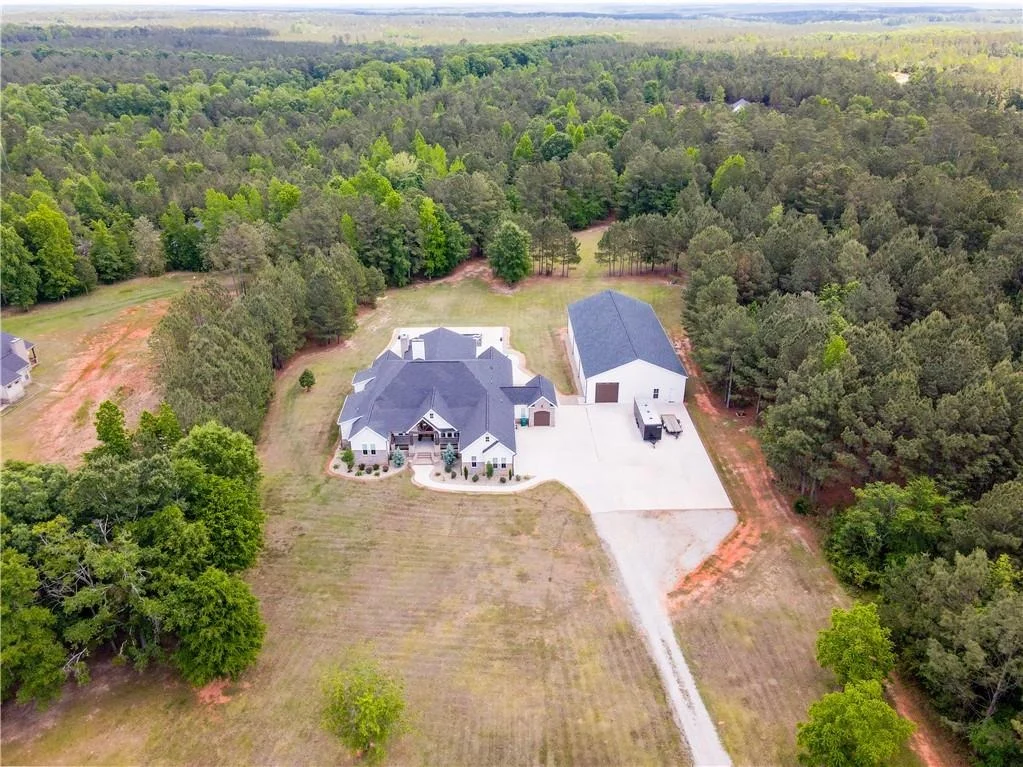 Photo of 5888 Cobbham Road