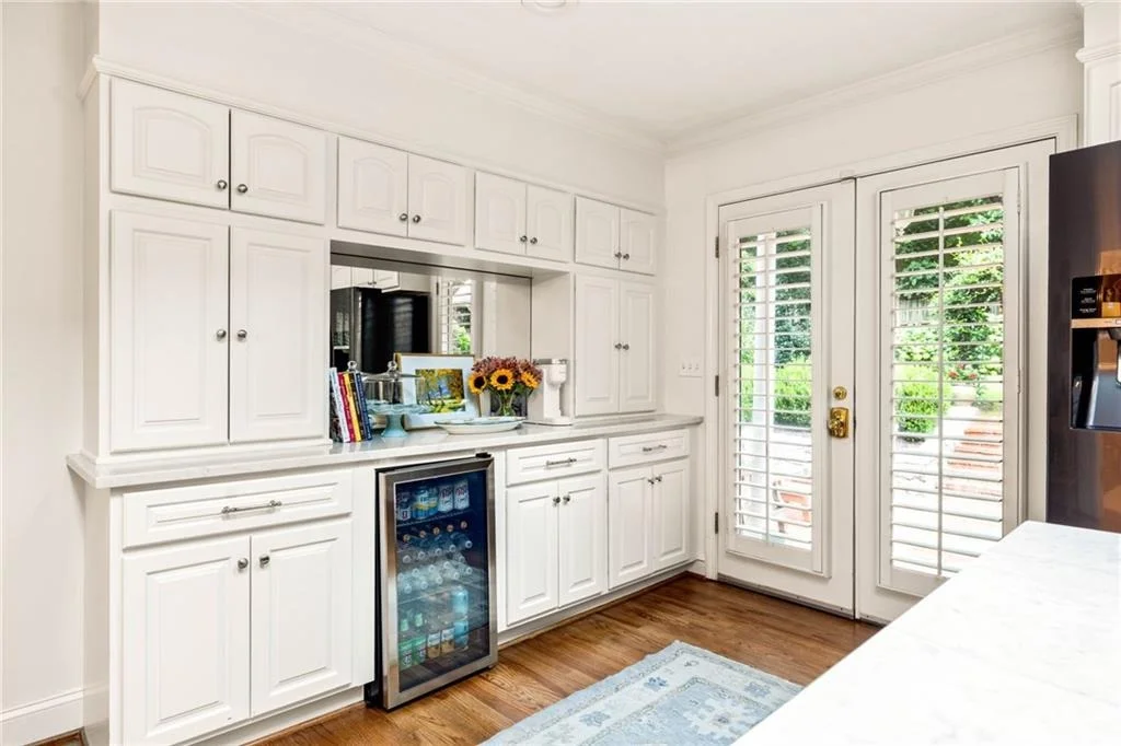 Photo of 296 Eureka Drive NE