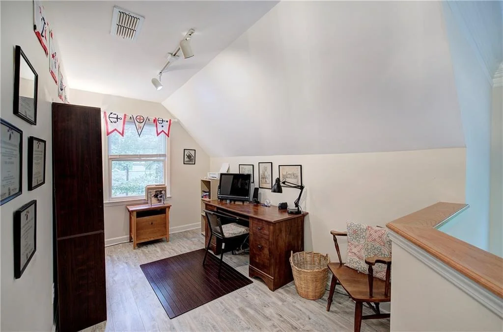 Photo of 225 Grandview Trail