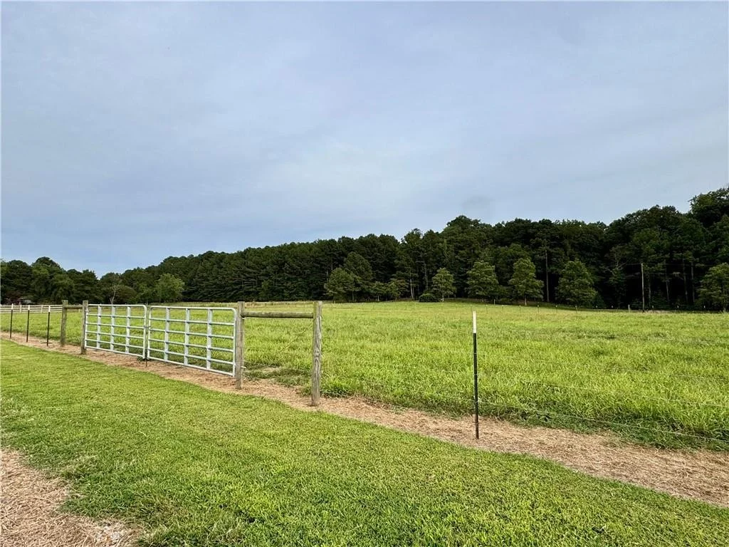 Photo of 250 Hook Road NE