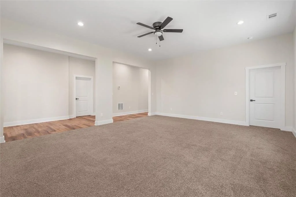 Photo of 327 Crest Pointe S