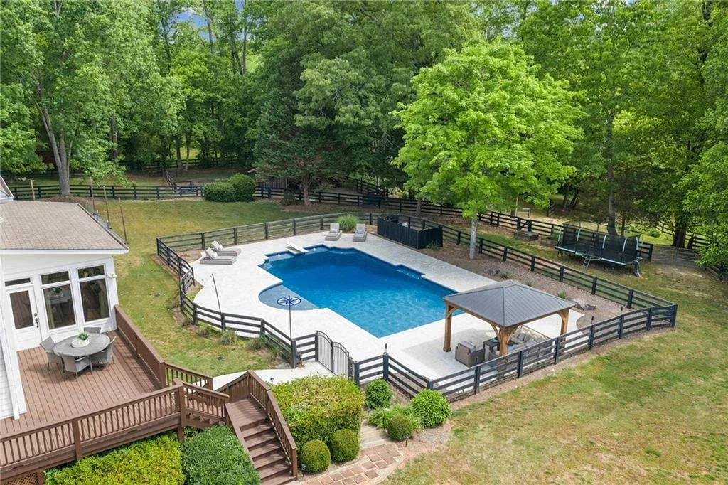 Photo of 16035 Westbrook Road