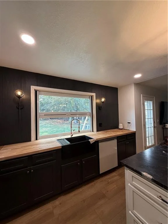 Photo of 169 Cathy Lane NE