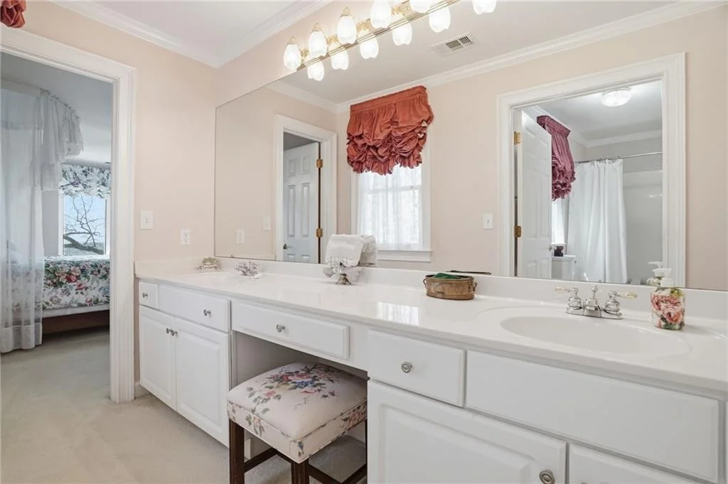 Photo of 1021 Falcon Heights
