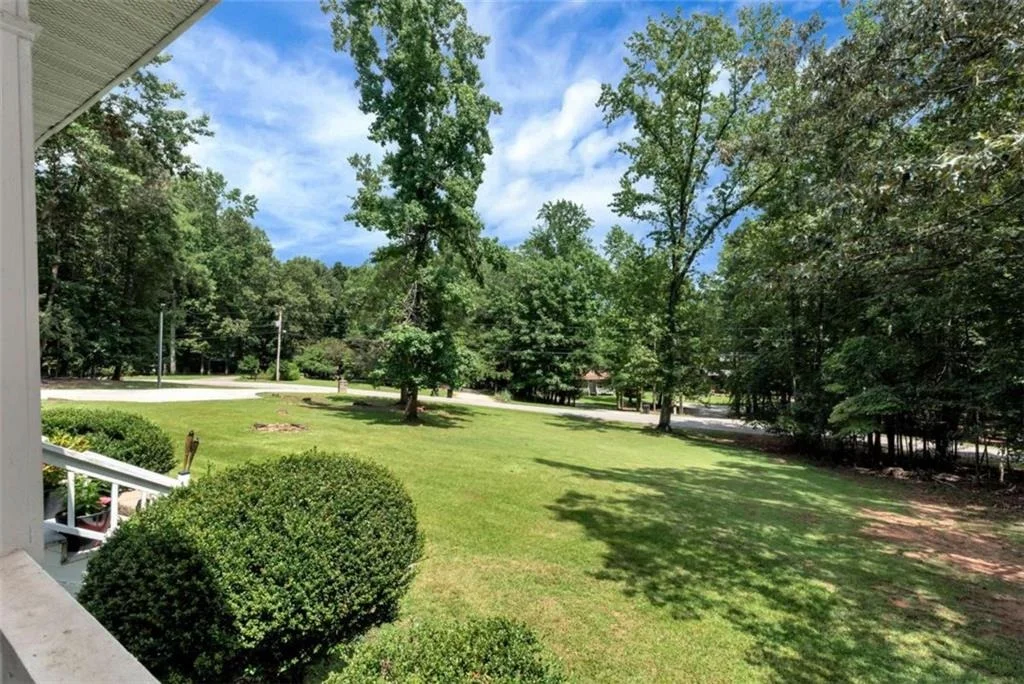 Photo of 425 Greenleaf Drive