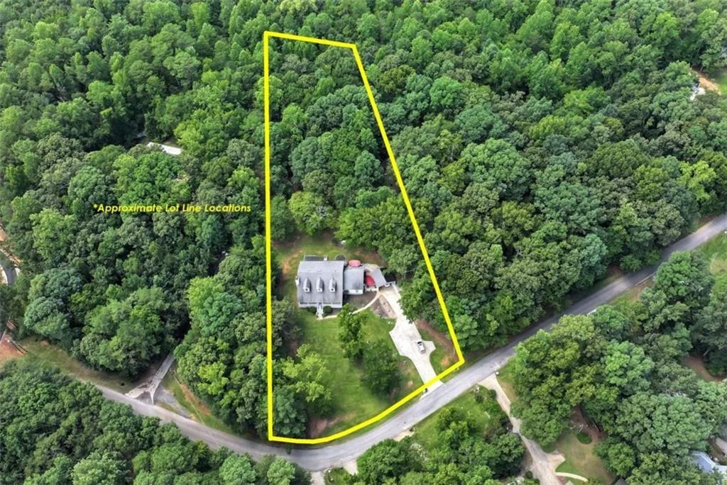Photo of 425 Greenleaf Drive