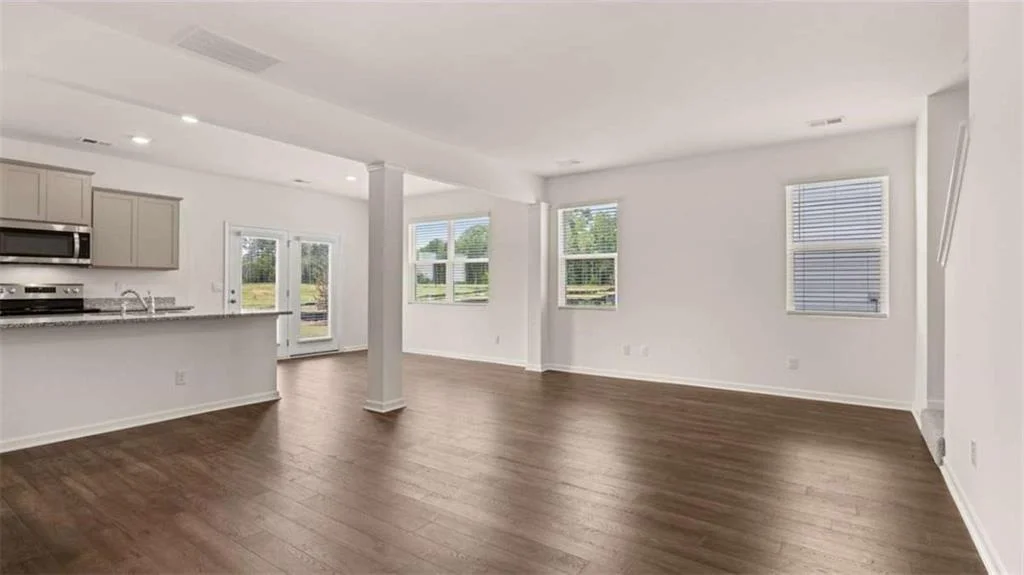 Photo of 302 Friendship Oak Way