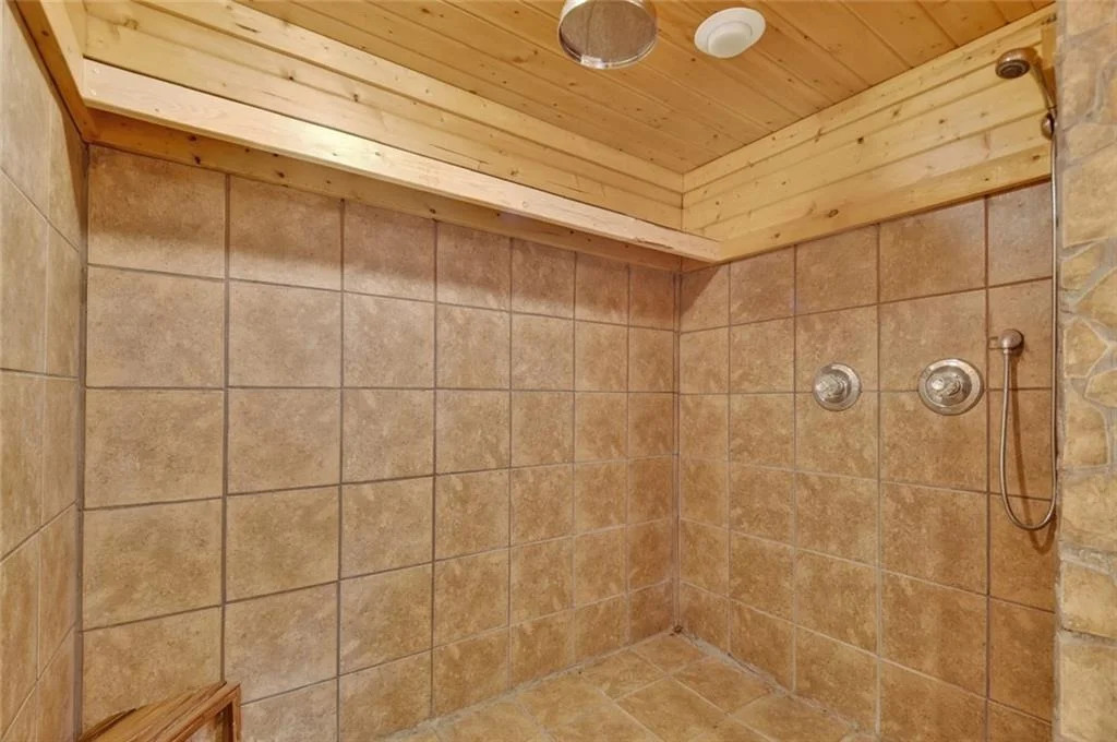 Photo of 144 Emerald Cove
