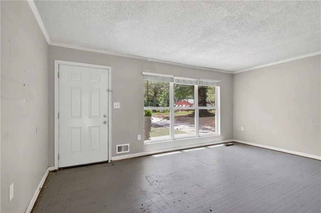 Photo of 5900 Mallory Road